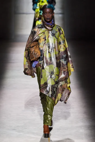 Look 13